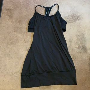 Lululemon “no limits” tank